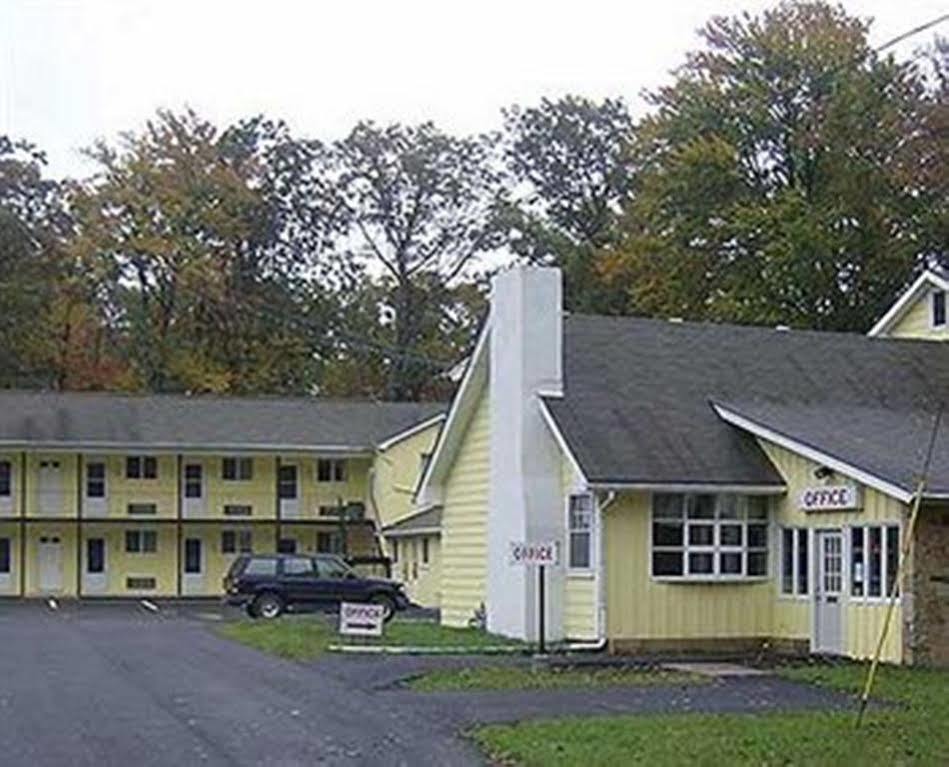 Country Place Inn And Suites White Haven Esterno foto